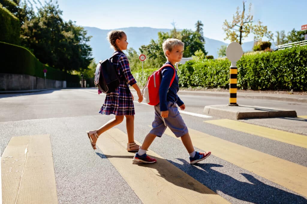 Children with Scoliosis Carry their Backpacks