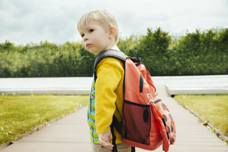 How Should Children with Scoliosis Carry their Backpacks